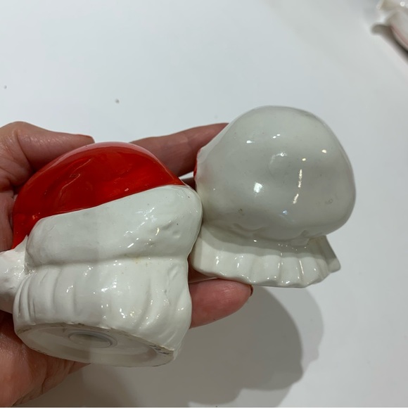 Vintage 1980’s Mr & Mrs. Claus salt & Pepper shakers . Great condition - Picture 8 of 8